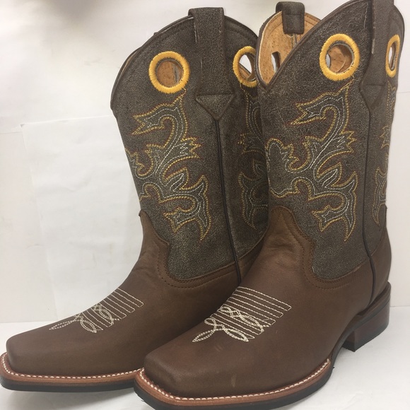 Women’s Cowgirl Boots Brown Color - Picture 8 of 8